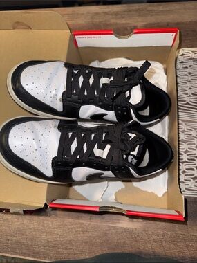 Nike Dunk Low Sneakers